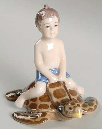 Millennium Figurine Collection Frederik-Giant Turtle - Boxed