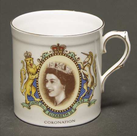 Royal Grafton Royalty Giftware Queen Elizabeth Ii Coronation 06/02/53 - Boxed
