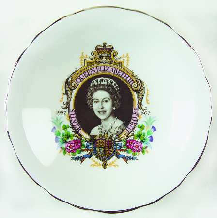 Royal Grafton Royalty Giftware Qe Ii Silver Jubilee Coaster - Boxed