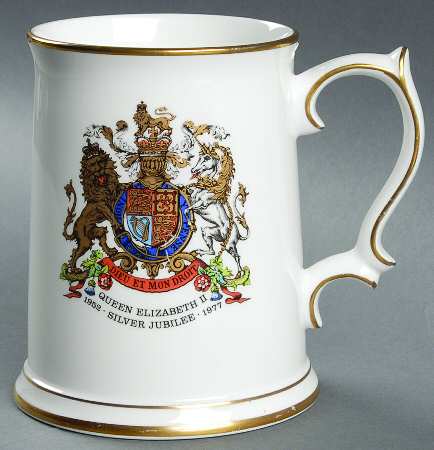 Royal Grafton Royalty Giftware Silver Jubilee Queen Elizabeth  - Boxed