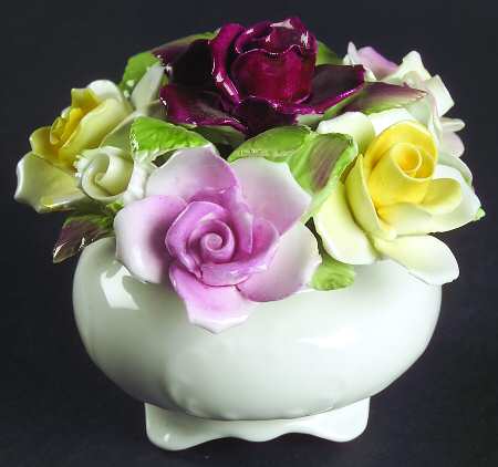 Florals Footed Floral Bunch Roses - Boxed