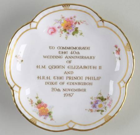 Royalty Commemoratives Elizabeth Ii & Philip 40th Anniversary T - No Box