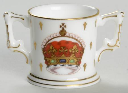 Royalty Commemoratives Queen Mother 90th Birthday-Min Loving Cu - Boxed