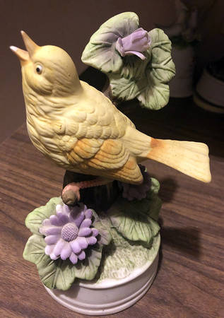 Royal Crown Figurines Canary - No Box