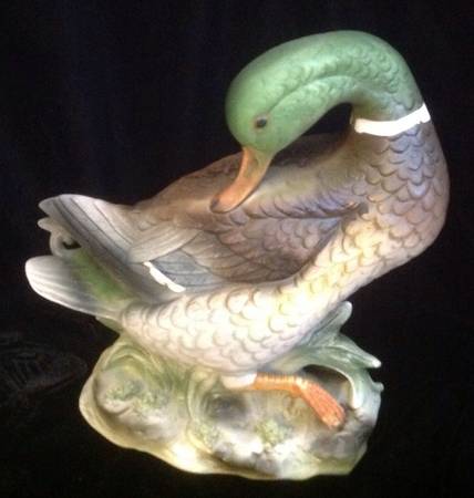 Royal Crown Figurines Mallard Duck-Head Back - Boxed