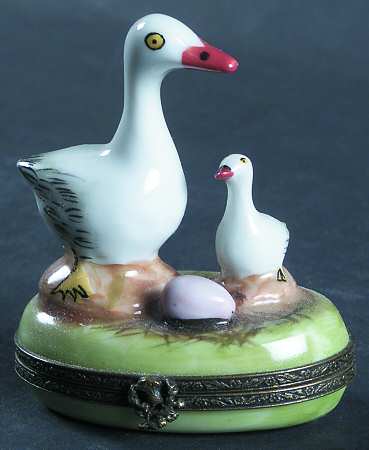 Rochard Limoges Box Mother Duck And Duckling - Boxed