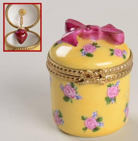 Rochard Limoges Box Floral Round Box - With Box