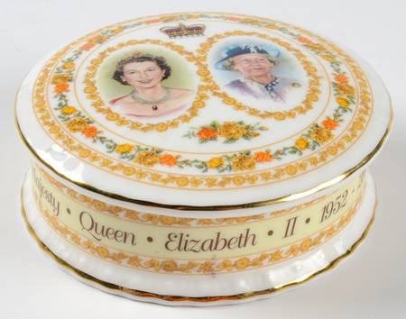 Royal Albert Royalty Giftware Elizabeth Ii-Golden Anniversary Box - No Box