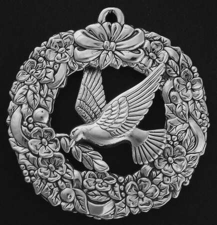 Williamsburg Sterling Ornament Wreath With Dove - No Box