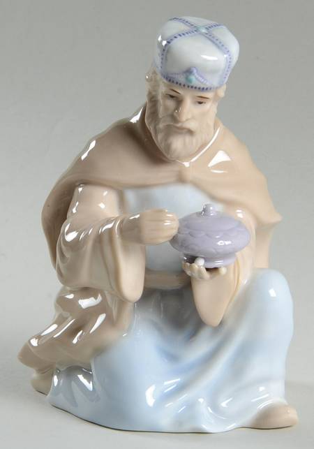 Holiday Nativity King Kneeling - No Box