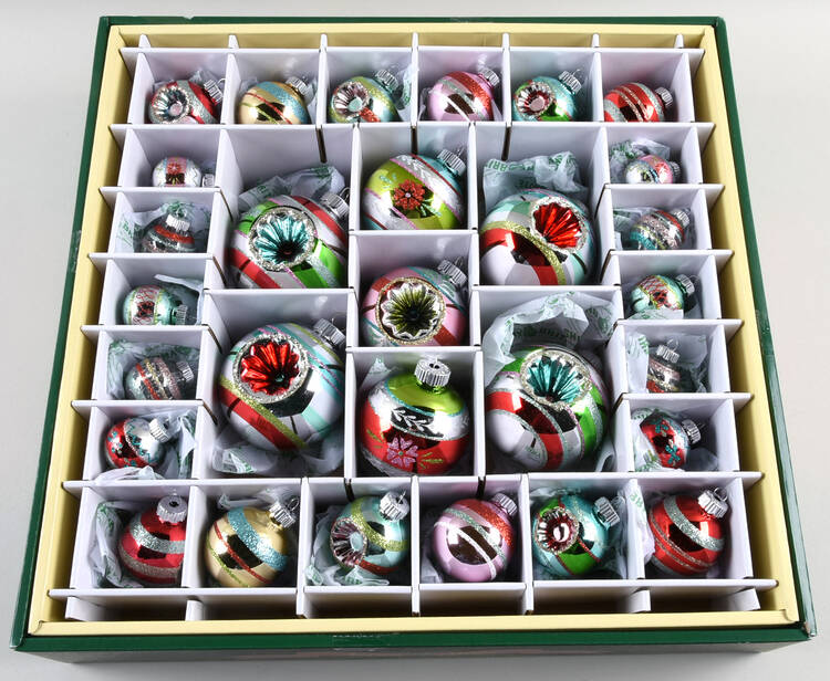 Shiny Brite Ornaments Mixed Shapes/Sizes - With Box Bx375