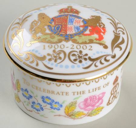 Royal Collection Royalty Giftware Elizabeth Queen Mother Memorial-Pill Box - Boxed