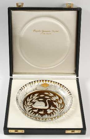 Mother's Day Swans - With Box Bx1975
