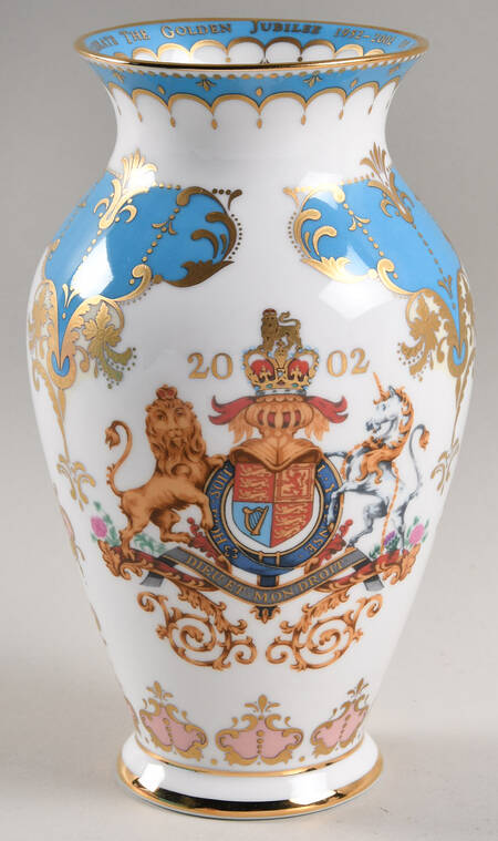 Elizabeth II Golden Jubilee Vase - Boxed