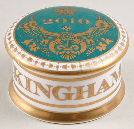 Buckingham Palace Annual Boxes 2010 Buckingham Palace - No Box Nb2010