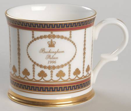 Buckingham Palace Annual Mug by Royal Collection-England