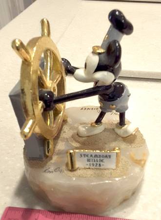 Disney Steamboat Willie - No Box