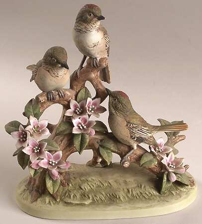 Sadek Bird Figurines Group Of Ruby-Crowned Kinglet - Boxed