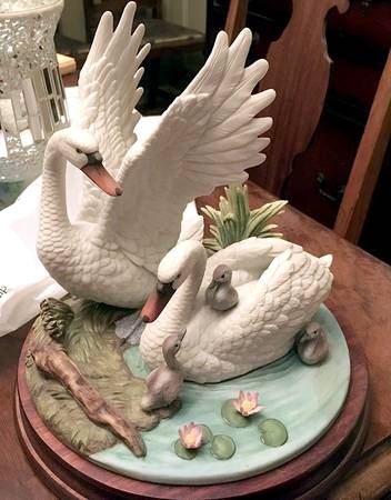 Sadek Bird Figurines Mute Swan Family - Wtih Box Bx385