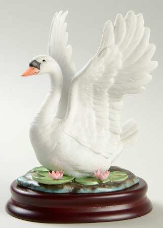 Sadek Bird Figurines Mute Swan - Boxed
