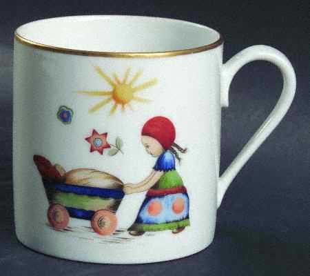 Berta Hummel Annual Cup Afternoon Stroll - Boxed