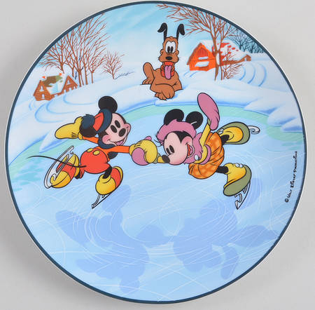 Walt Disney Characters Annual Plate Command Performance - No Box