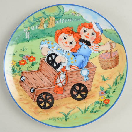 Raggedy Ann Annual Plate Winning Streak - Boxed