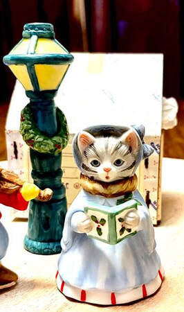 Kitty Cucumber Caroling-Kitty Singing - Boxed