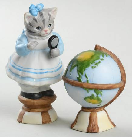 Kitty Cucumber A World Of Wonder-Kitty And Globe - No Box