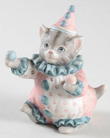 Kitty Cucumber Clown Juggler - No Box