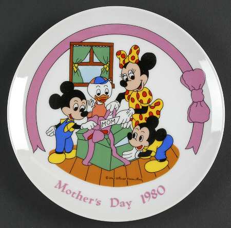 Disney Mothers Day Plate Minnie's Surprise - Boxed