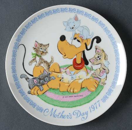Disney Mothers Day Plate Pluto's Pals - Boxed