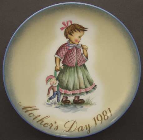 Hummel Mothers Day Plate Playtime - Boxed