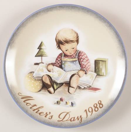 Hummel Mothers Day Plate Young Reader - Boxed