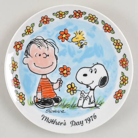 Mother's Day-Peanuts Linus And Snoopy - Boxed