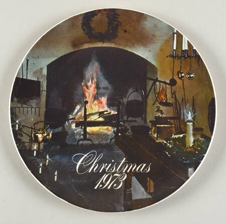 Smuckers Christmas Plates 1973-Christmas Plate-Fireplace - No Box