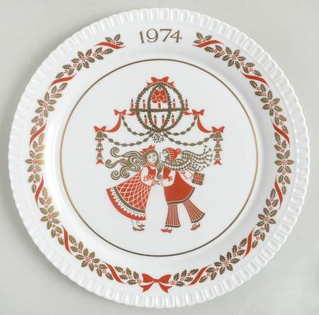 Spode Christmas Plate Deck The Halls - Boxed