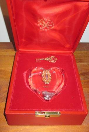 Steuben Figurines & Giftware Heart And Key-18k Gold Key - Boxed