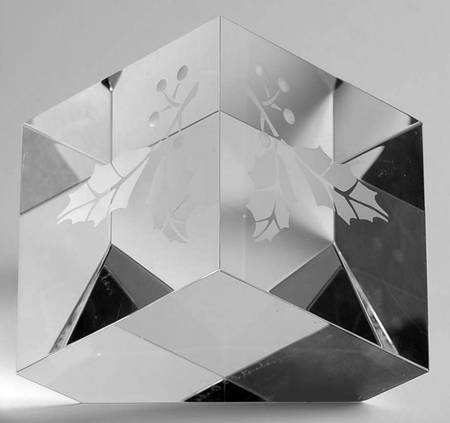 Steuben Figurines & Giftware Holly Cube - Nb728, No Box