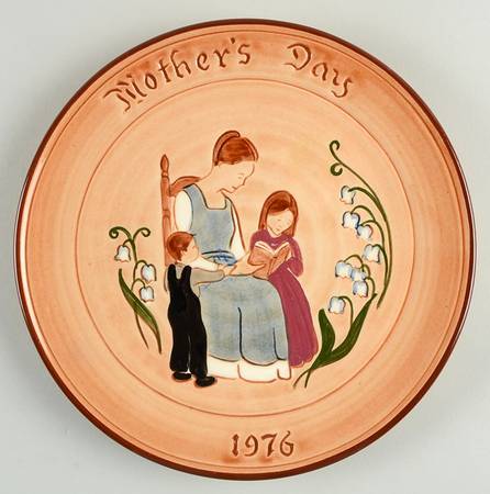 Mothers Day Plate, Glen View Pottery, Germany Reading To Children - Boxed