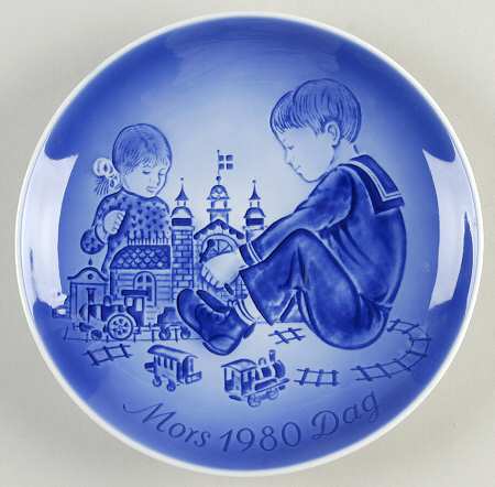 Mother's Day Plate Nursery Scene - Boxed