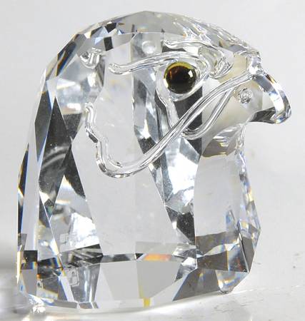 Endangered Species Falcon Head-Small-Wide Facet Under Beak - No Box