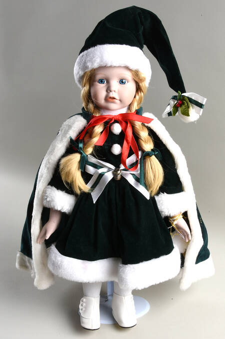 Connoisseur Doll Collection Noelle Ps-239v - No Box