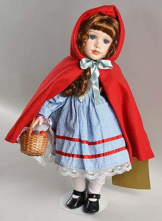Connoisseur Doll Collection Little Red Riding Hood-Ph-567 - With Box-Bx554