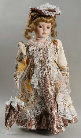 Connoisseur Doll Collection Lucy - Boxed