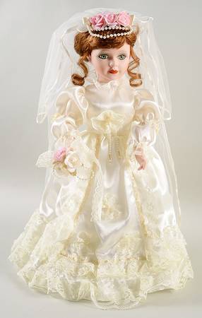 Connoisseur Doll Collection Betsy - With Box Bx776