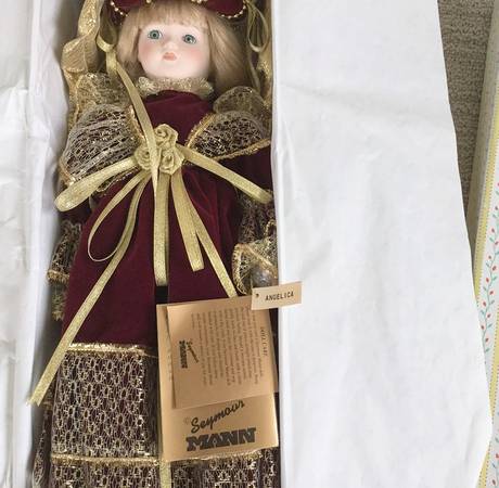 Connoisseur Doll Collection Angelica-Fh-291d - With Box Bx780