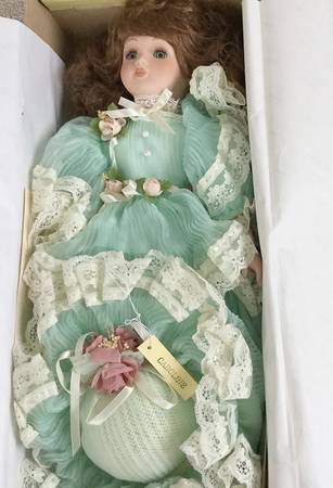 Connoisseur Doll Collection Caroline-Green Dress - With Box Bx779