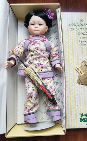 Connoisseur Doll Collection Mon Yun With Parasol-Tr-33 - With Box Bx373