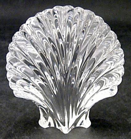 St Louis Figurines Scallop - Clear  - Boxed